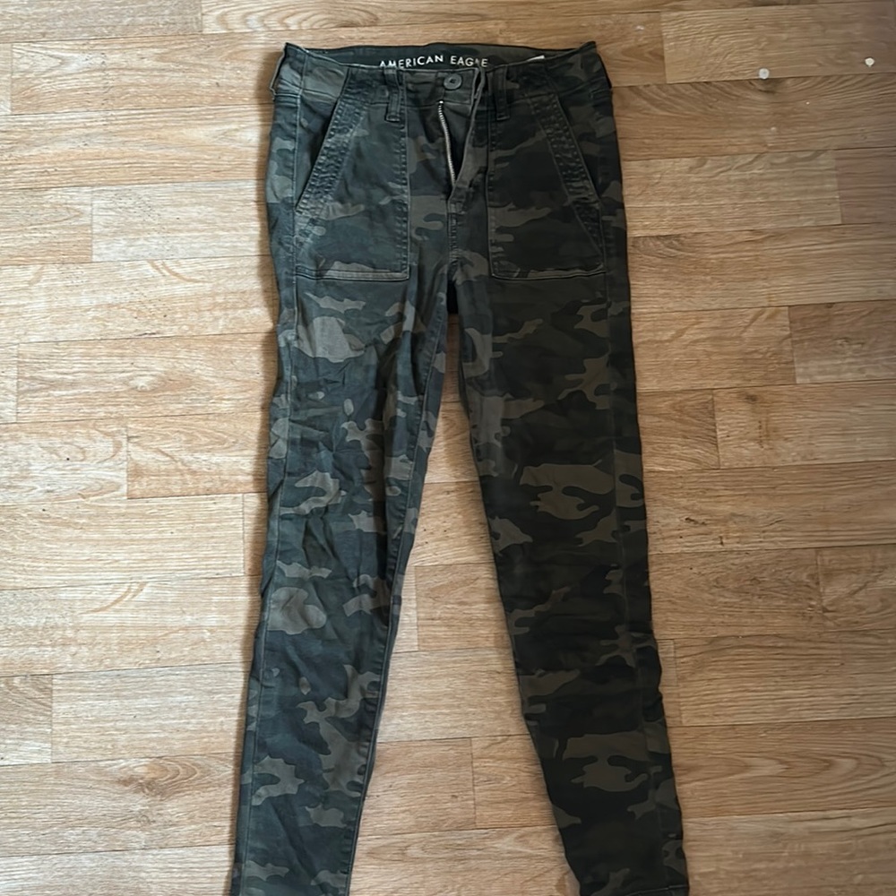 American eagle camo skinny jean pants